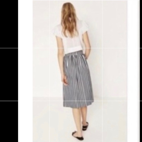 Zara Navy Blue White vertical stripes Pleated Midi - Picture 3 of 9